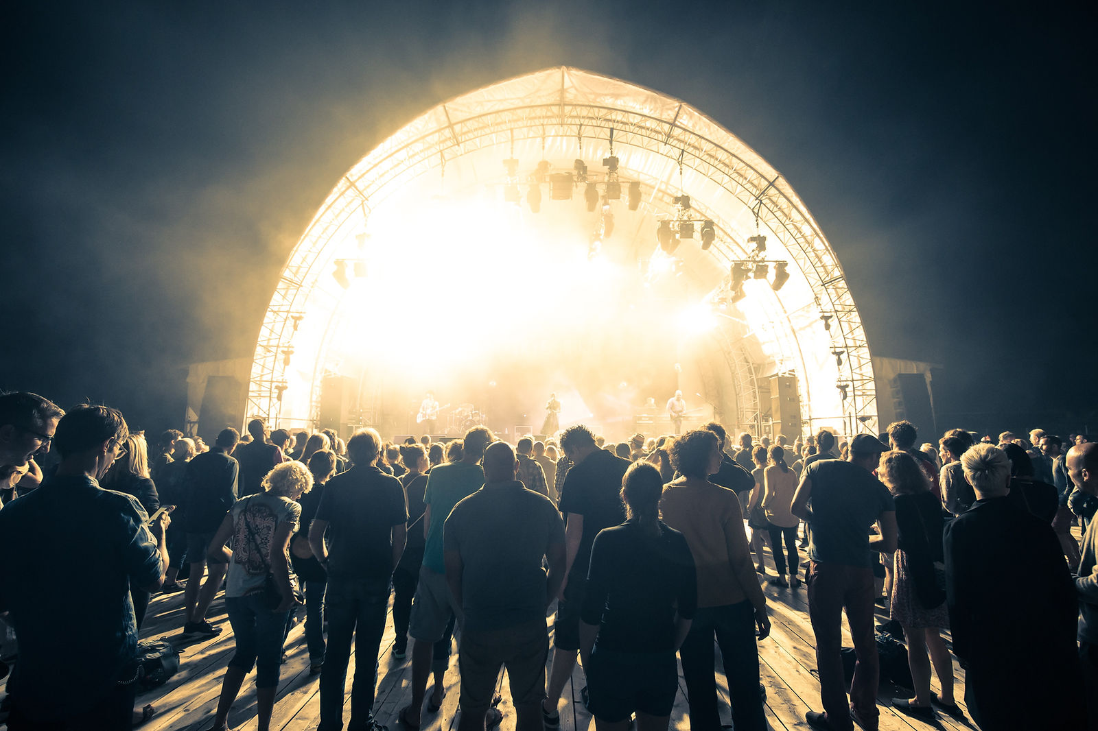 Beleuchtung der Festivalbühne